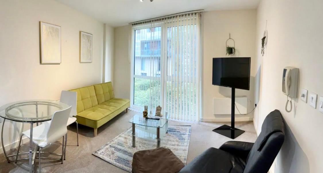 Entire Modern City Centre Apartment *