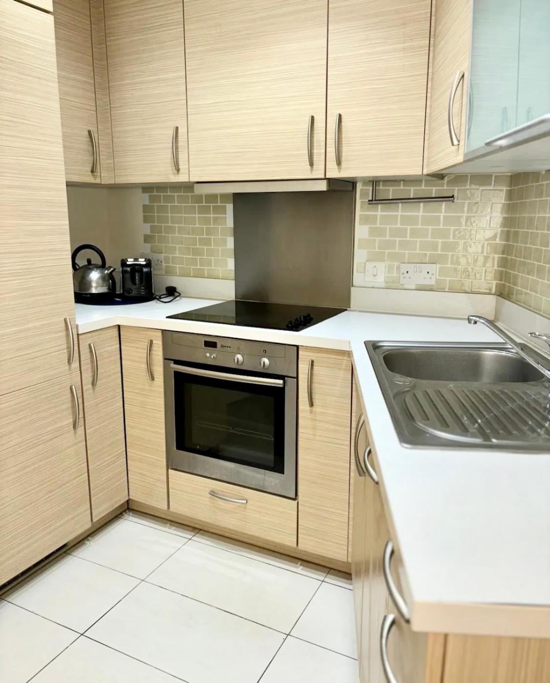 Entire Modern City Centre Apartment *